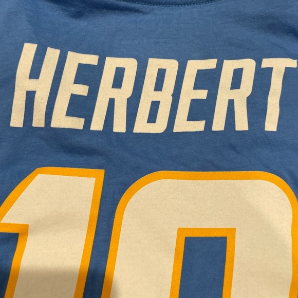 Los Angeles Chargers Justin Herbert Women’s Loose Fit T-Shirt Retails For $45 - Picture 11 of 14